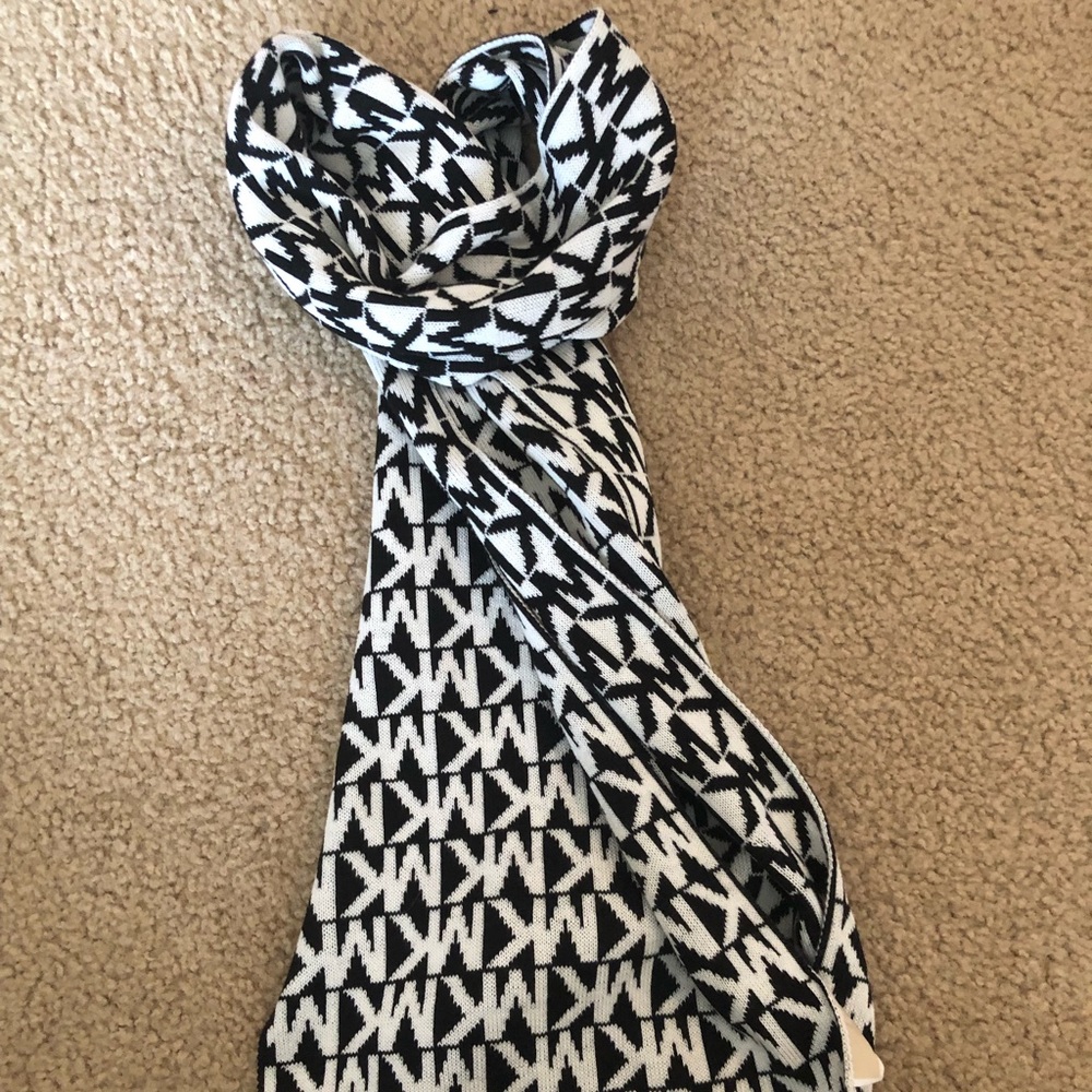 Never worn Michael Kors Scarf